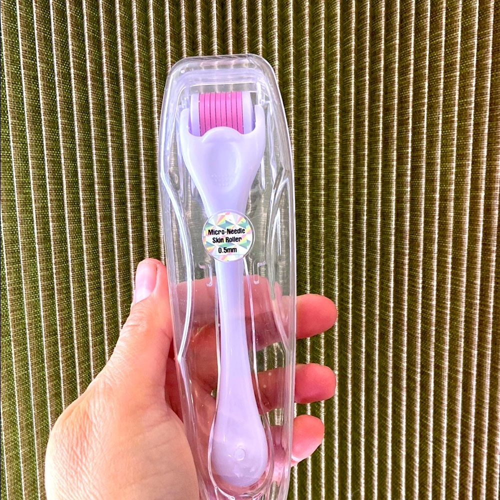 Pink Micro-Needle Skin Roller 0.5mm